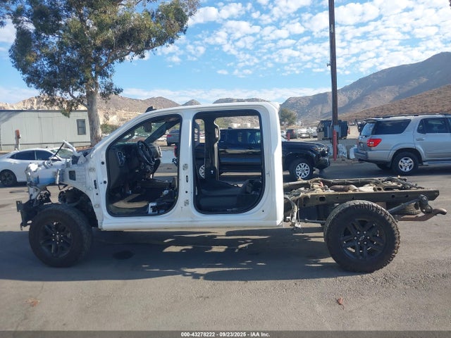 2020 Chevrolet Silverado 1500 4wd  Short Bed Lt Trail Boss მანქანა იყიდება აუქციონზე, vin: 3GCPYFEL5LG376688, აუქციონის ნომერი: 43278222