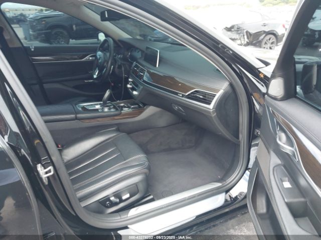 2018 BMW 740I WBA7E2C5XJG742365 Photo 4