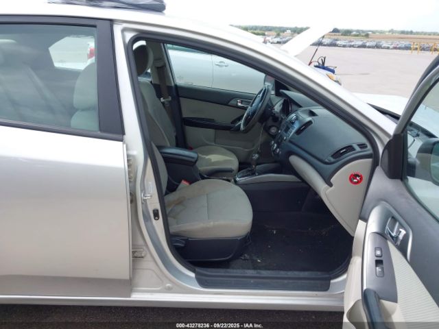 2013 KIA FORTE KNAFU4A22D5735218 Photo 4