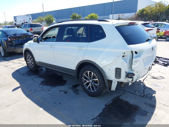 Volkswagen Tiguan 2021 3VV1B7AX8MM098010 Image 3