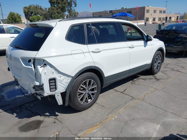 Volkswagen Tiguan 2021 3VV1B7AX8MM098010 Image 4