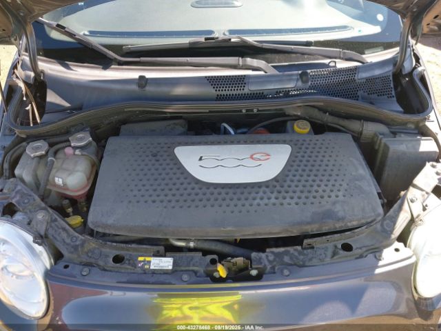 2018 FIAT 500E 3C3CFFGEXJT510140 Photo 9