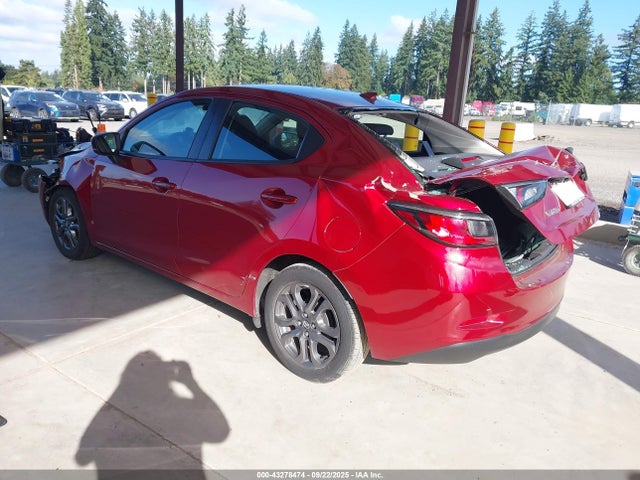 3MYDLBYVXKY505140 Toyota YARIS LE