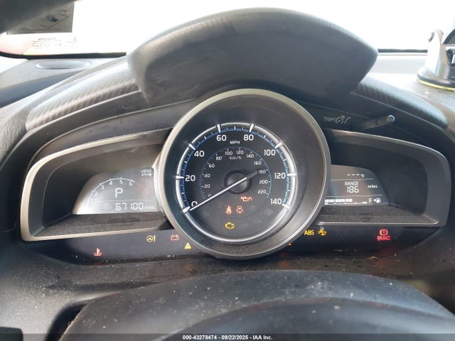 3MYDLBYVXKY505140 Toyota YARIS LE