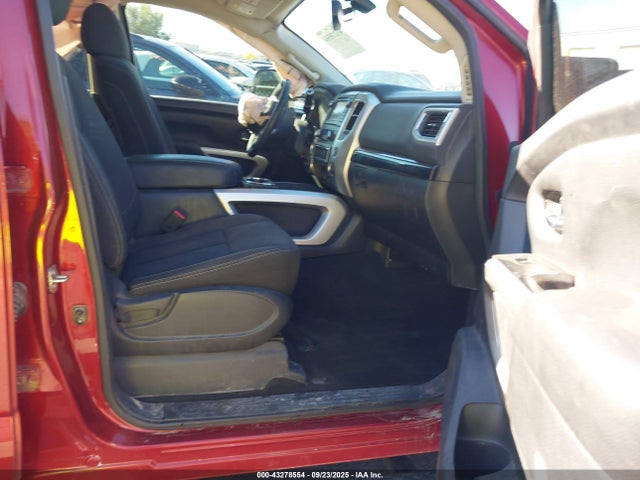1N6AA1E52HN568502 Nissan TITAN SV