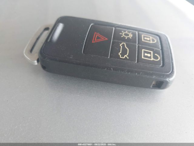 2016 VOLVO S60 YV126MFK5G1392947 Photo 10