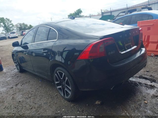 2016 VOLVO S60 YV126MFK5G1392947 Photo 2