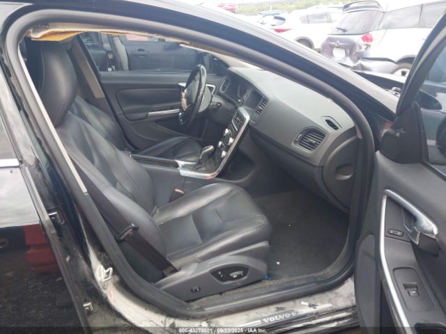 2016 VOLVO S60 YV126MFK5G1392947 Photo 4