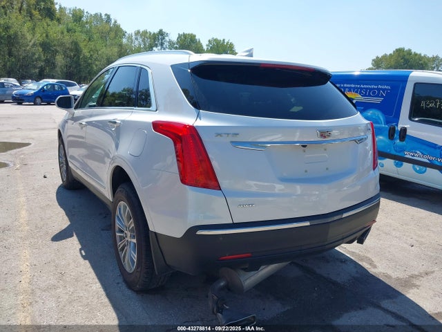 2018 CADILLAC XT5 1GYKNDRS7JZ197455 Photo 2
