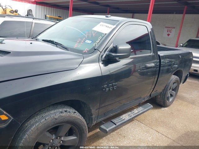 3C6JR6AG9HG645737 RAM 2017