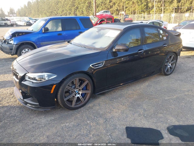 BMW 2015 2015 WBSFV9C57FD595009 Image 2