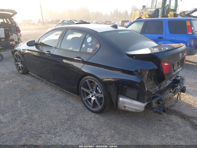 BMW 2015 2015 WBSFV9C57FD595009 Image 3