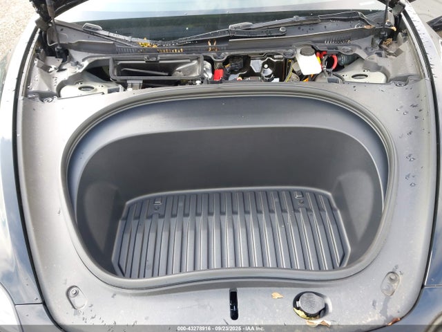 2025 TESLA MODEL 3 5YJ3E1EB9SF953857 Photo 9