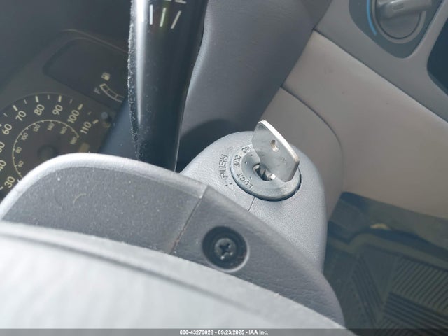 2002 TOYOTA COROLLA 2T1BR12E12C548885 Photo 10