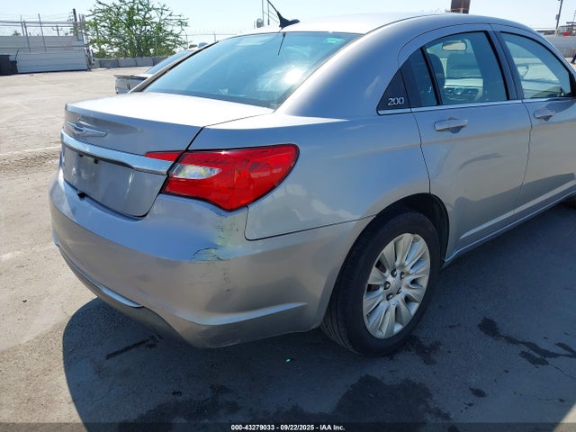 Chrysler 200 LX 2014 1C3CCBAB0EN212024 Image 6