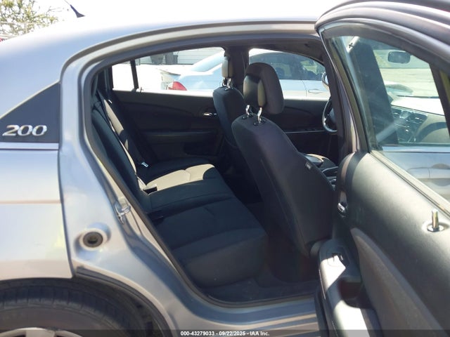 Chrysler 200 LX 2014 1C3CCBAB0EN212024 Image 8