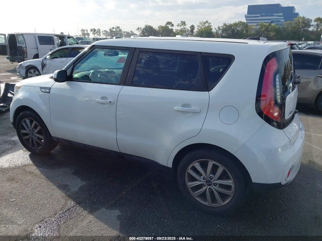 KIA g 2018 KNDJP3A52J7558923 Image 13