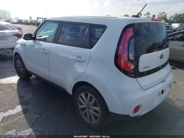 KIA g 2018 KNDJP3A52J7558923 Image 3