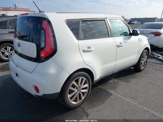KIA g 2018 KNDJP3A52J7558923 Image 4