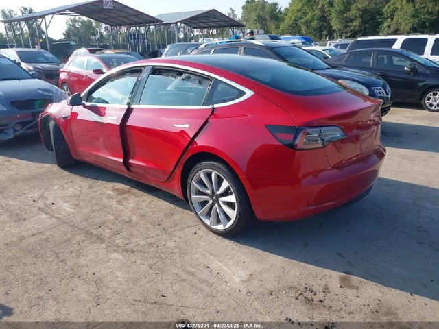 2018 TESLA MODEL 3 5YJ3E1EB8JF065728 Photo 2