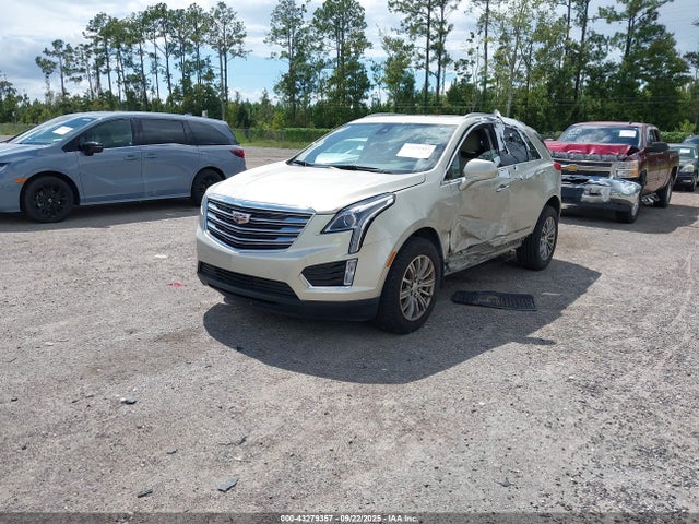 2017 CADILLAC XT5 1GYKNBRS6HZ135818 Photo 1