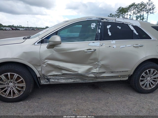 2017 CADILLAC XT5 1GYKNBRS6HZ135818 Photo 5