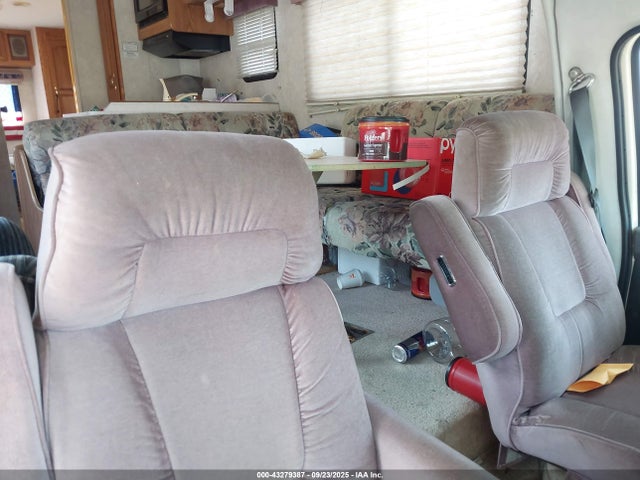 Продаж на аукціоні авто 1995 Ford Econoline E350 Cutaway Van, vin: 1FDKE30G4SHA99947, номер лоту: 43279387