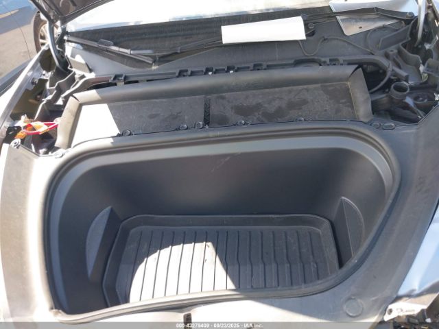 2024 TESLA MODEL Y 7SAYGDED1RA327121 Photo 9