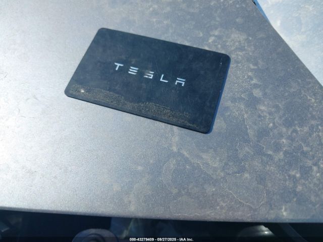 2024 TESLA MODEL Y 7SAYGDED1RA327121 Photo 10