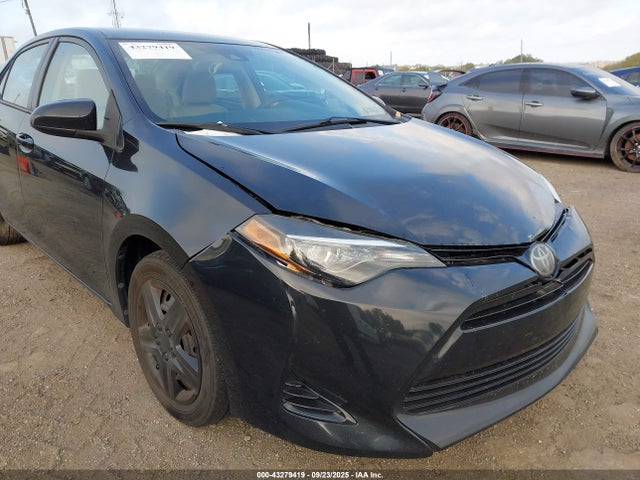 Toyota COROLLA LE 2018 5YFBURHE6JP848229 Image 17