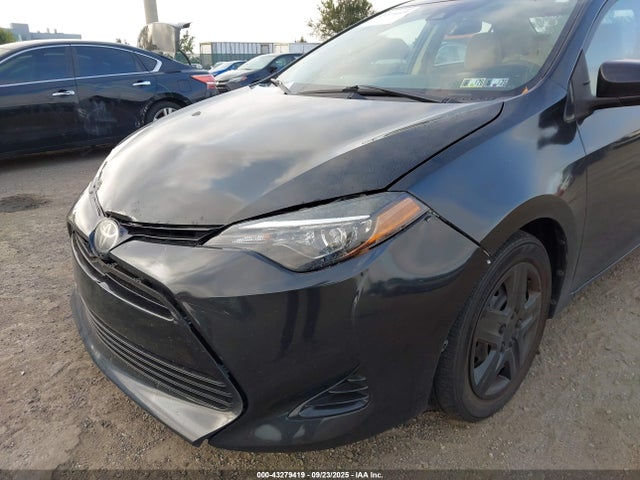 Toyota COROLLA LE 2018 5YFBURHE6JP848229 Image 18