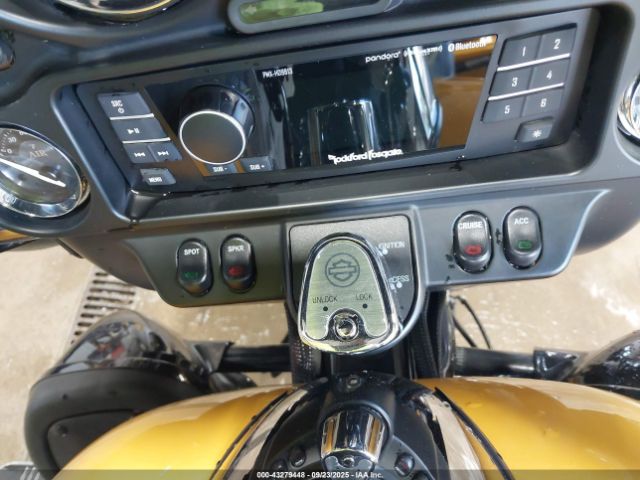 2013 HARLEY-DAVIDSON FLHTK 1HD1KEM19DB609790 Photo 10