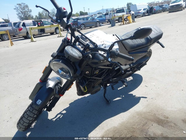 Aukcja sprzedaży 2023 Husqvarna Vitpilen 401/svartpilen 401, vin: MD2JUJ402PC225807, numer aukcji: 43279472