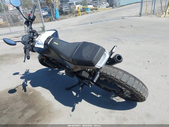 Aukcja sprzedaży 2023 Husqvarna Vitpilen 401/svartpilen 401, vin: MD2JUJ402PC225807, numer aukcji: 43279472