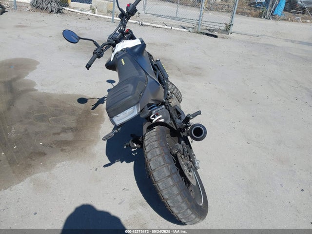 Aukcja sprzedaży 2023 Husqvarna Vitpilen 401/svartpilen 401, vin: MD2JUJ402PC225807, numer aukcji: 43279472