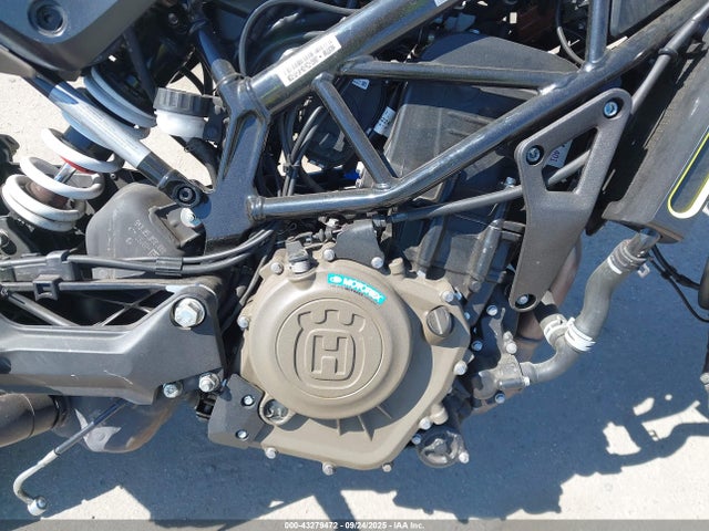 Aukcja sprzedaży 2023 Husqvarna Vitpilen 401/svartpilen 401, vin: MD2JUJ402PC225807, numer aukcji: 43279472