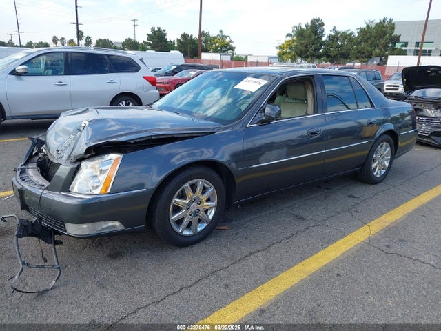 2011 CADILLAC DTS 1G6KH5E63BU107425 Photo 1