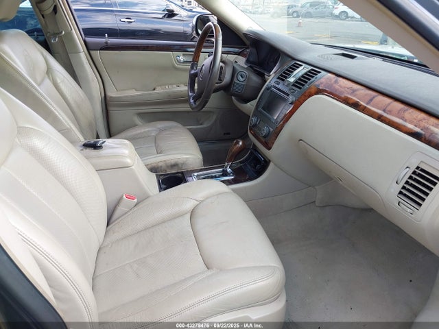 2011 CADILLAC DTS 1G6KH5E63BU107425 Photo 4