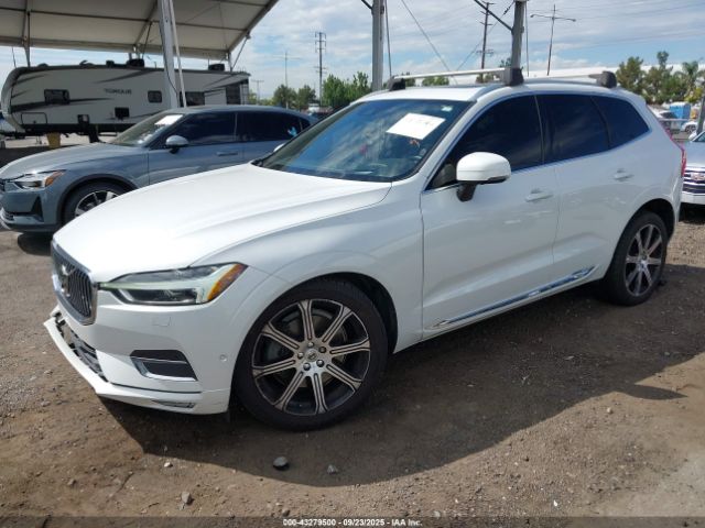 2018 VOLVO XC60 YV4A22RL7J1032833 Photo 1