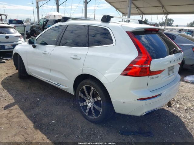 2018 VOLVO XC60 YV4A22RL7J1032833 Photo 2