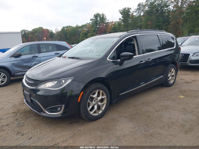 Chrysler Pacifica 2017 2C4RC1BG2HR594588 Image 2