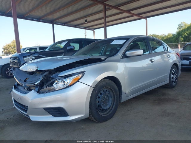 Nissan 2016 2016 1N4AL3AP0GN379738 Image 2