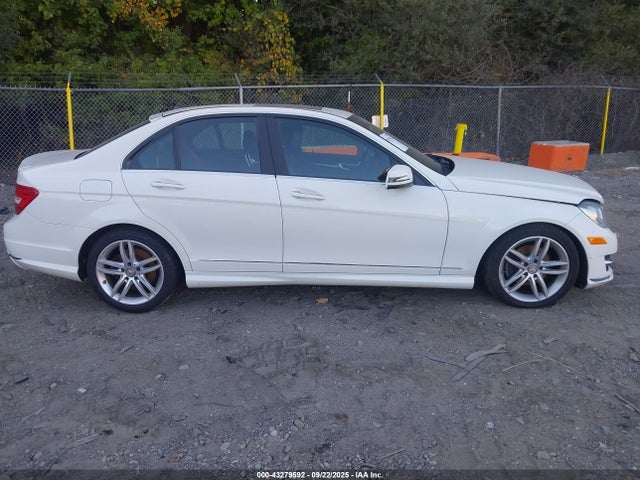 Продаж на аукціоні авто 2012 Mercedes-benz C 300 Sport 4matic, vin: WDDGF8BB0CA710093, номер лоту: 43279592