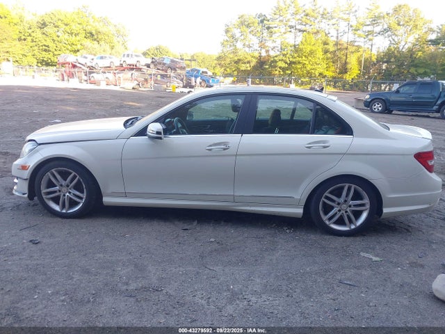 Продаж на аукціоні авто 2012 Mercedes-benz C 300 Sport 4matic, vin: WDDGF8BB0CA710093, номер лоту: 43279592