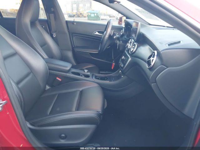 2019 MERCEDES-BENZ CLA 250 WDDSJ4EB8KN722030 Photo 4