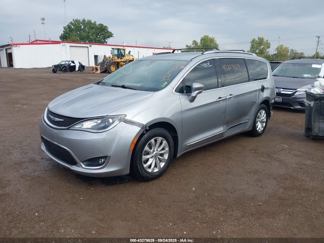 Продаж на аукціоні авто 2019 Chrysler Pacifica Touring L, vin: 2C4RC1BG4KR537347, номер лоту: 43279829