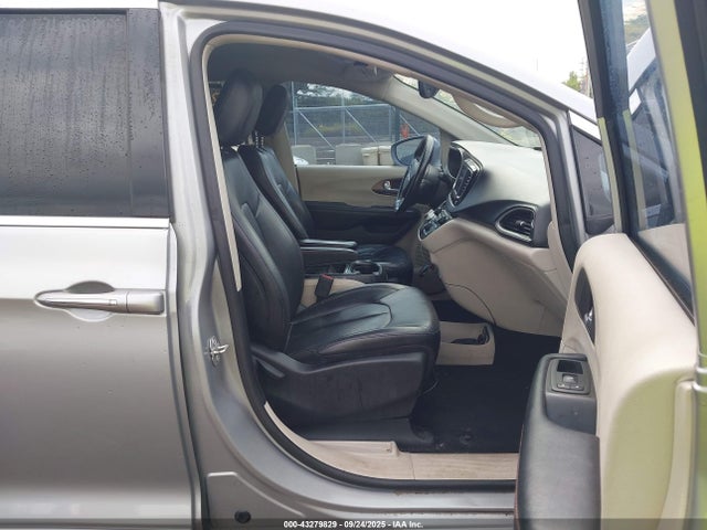 Продаж на аукціоні авто 2019 Chrysler Pacifica Touring L, vin: 2C4RC1BG4KR537347, номер лоту: 43279829