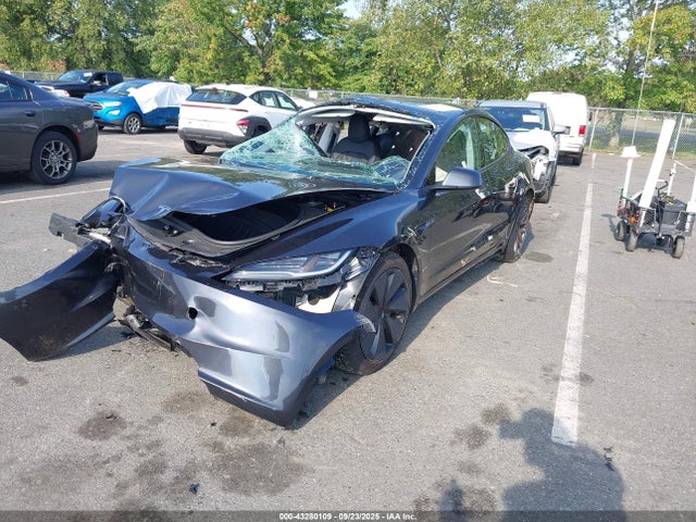 2025 TESLA MODEL 3 5YJ3E1EA1SF882970 Photo 1