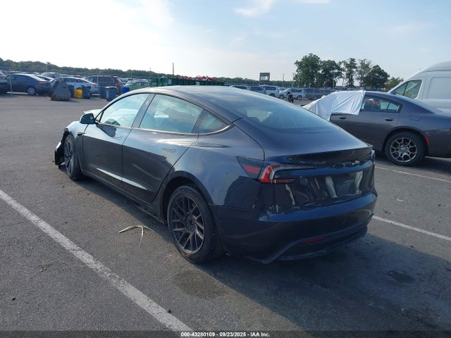 2025 TESLA MODEL 3 5YJ3E1EA1SF882970 Photo 2