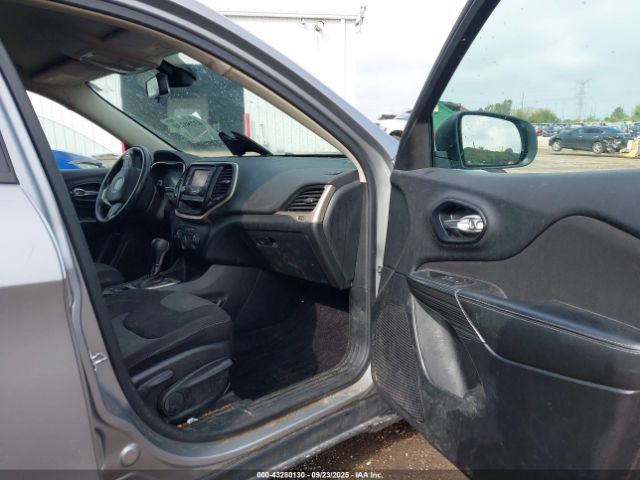 2016 JEEP CHEROKEE 1C4PJLAB1GW190735 Photo 4